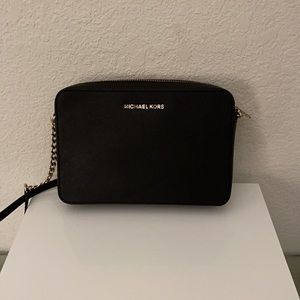 Michael Kors Jet Set Saffiano crossbody bag